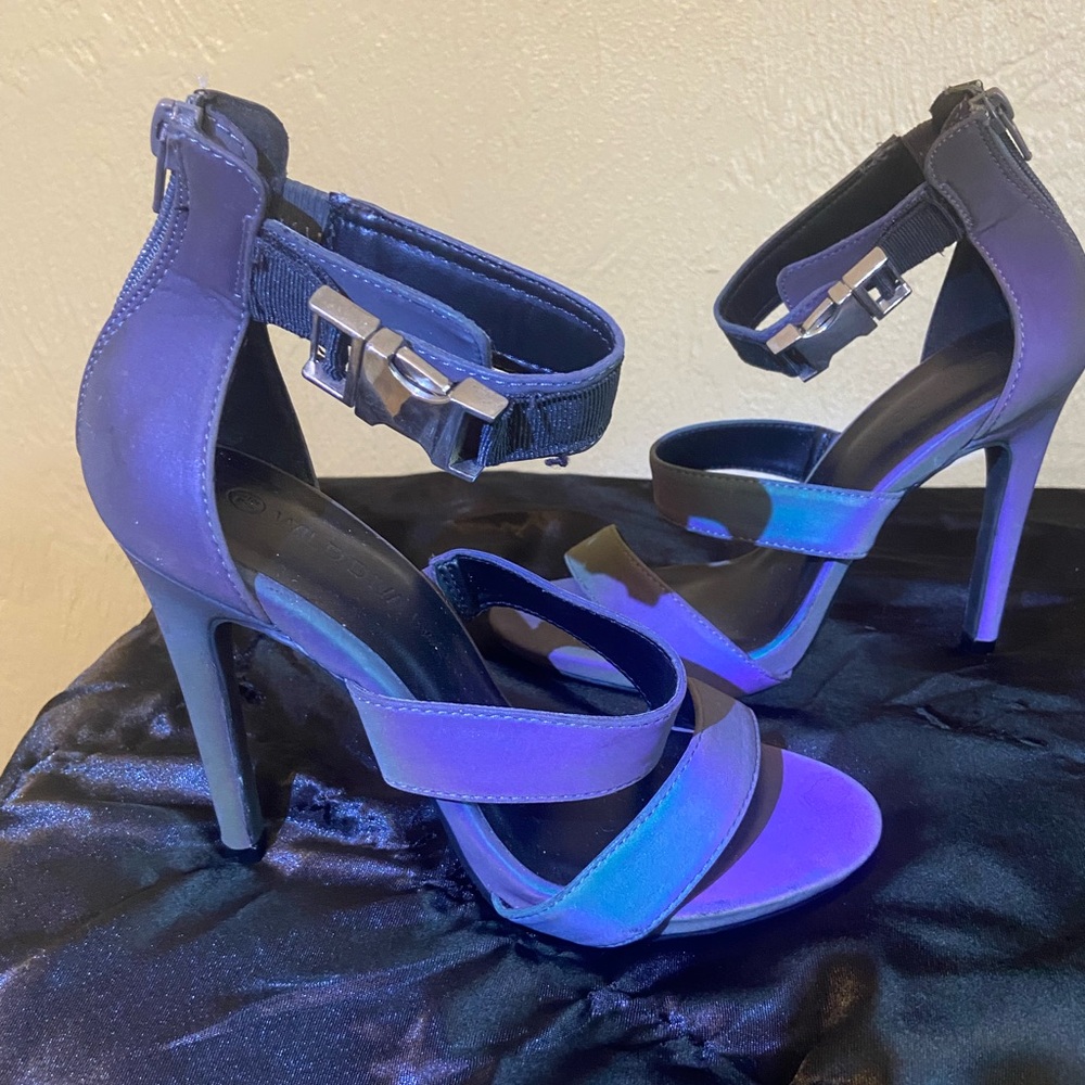 Wild Diva Lounge Chameleon Color Change Strappy Sandals